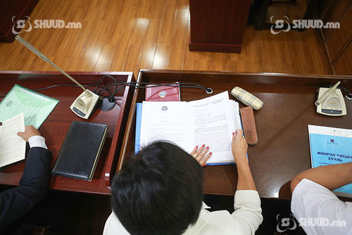 Б.Хурцын нэхэмжлэлтэй Ж.Банзанданд холбогдох хэргийг шийдвэрлэв